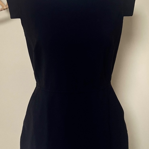 J. Crew 365 SZ 8P - Resume Dress in Navy - Picture 3 of 6